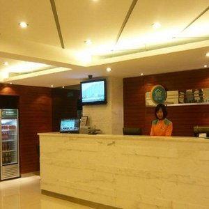 酒店前台吃瓜视频,揭秘酒店内部趣闻轶事